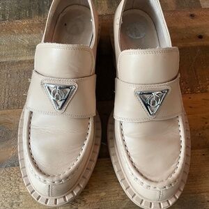 Wish bone collection nude loafers